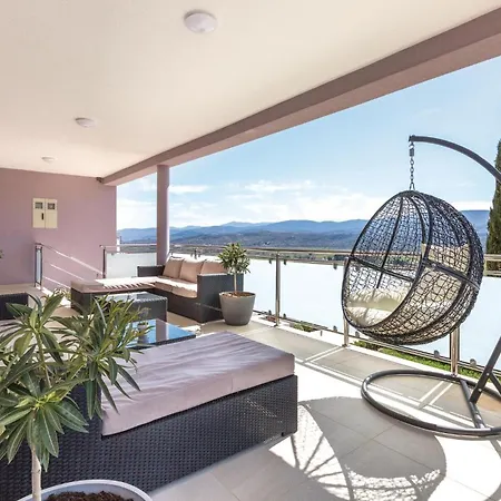 Lovely In Glavina Donja With Wifi بيت للعطل Glavina Donja