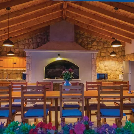 Сasa de vacaciones Lovely In Glavina Donja With Wifi