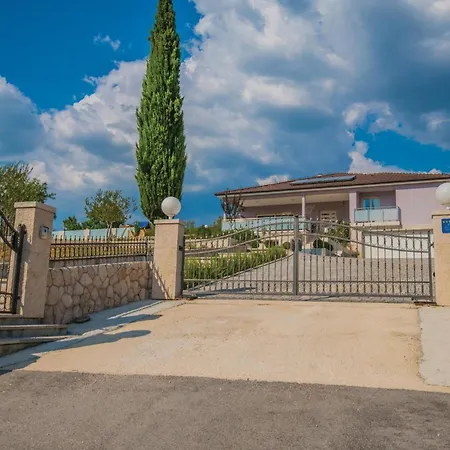 Lovely In Glavina Donja With Wifi بيت للعطل Glavina Donja