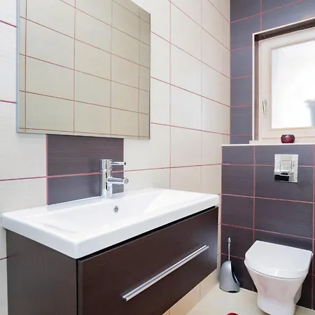 Lovely In Glavina Donja With Wifi بيت للعطل